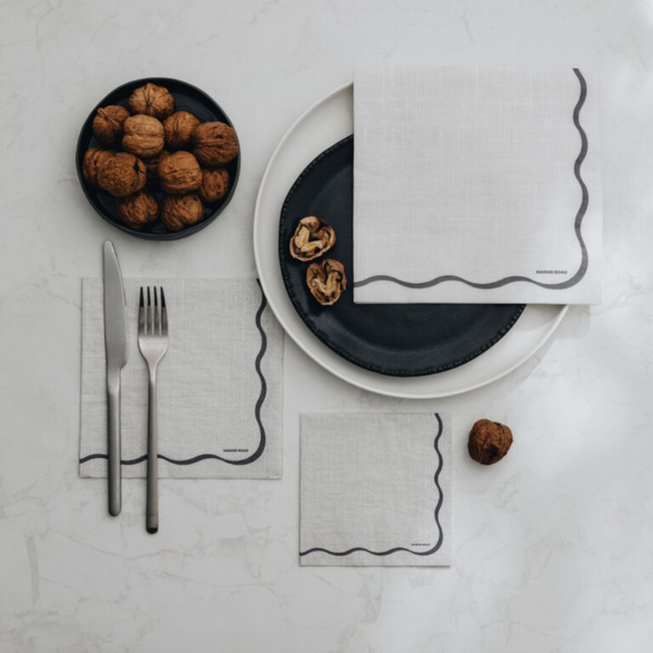 Manor Road Linen Scallop Black & White Cocktail 20 Pack